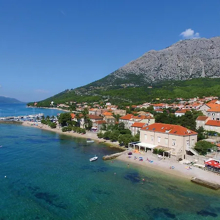 Five-bedroom In 度假居