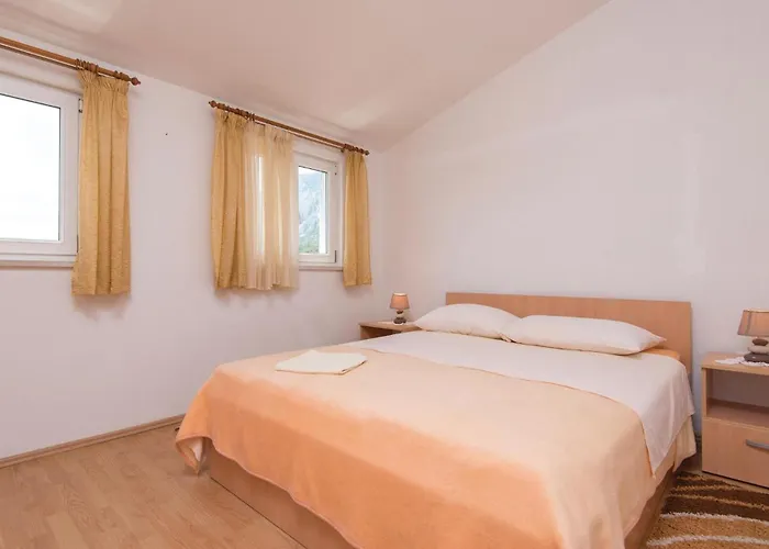 Five-bedroom In Nyaraló Orebić