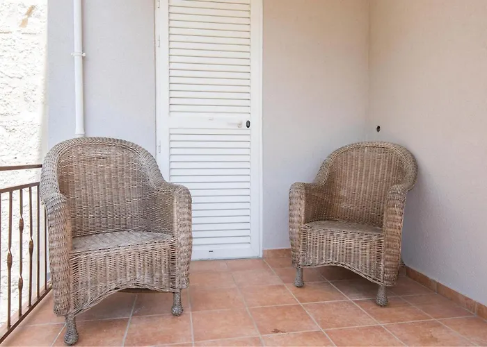 Five-bedroom In Orebić