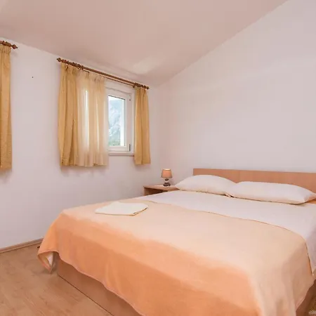 Five-bedroom In Dom wakacyjny Orebić