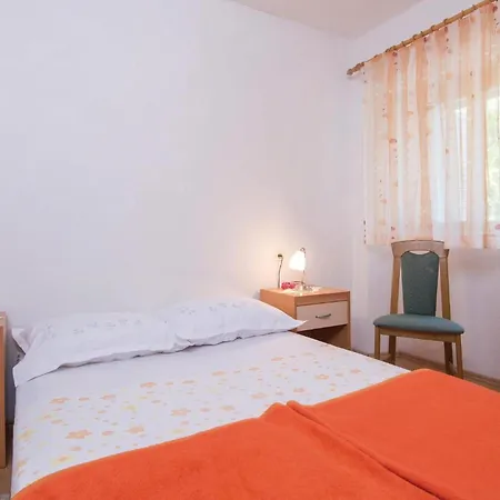 Five-bedroom In Orebić