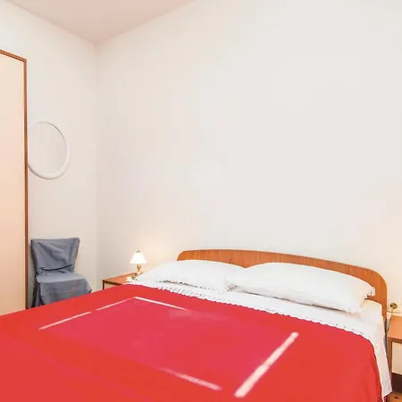 Five-bedroom In *