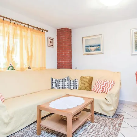 Five-bedroom In *