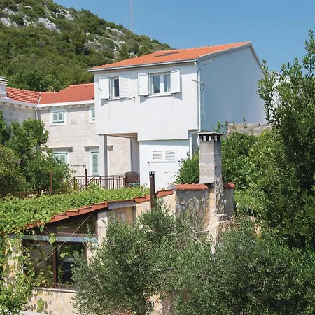 Five-bedroom In Dom wakacyjny Orebić