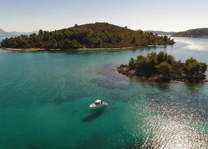 Five-bedroom In بيت للعطل *