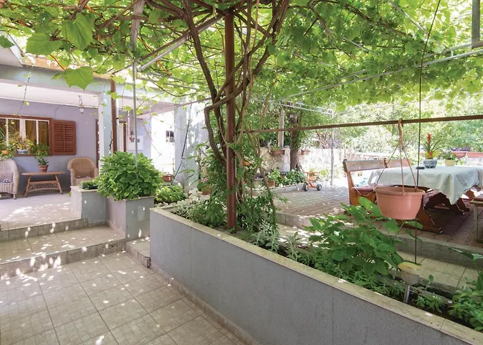 بيت للعطل Five-bedroom In أوروبيتش