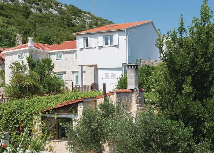 Five-bedroom In بيت للعطل أوروبيتش